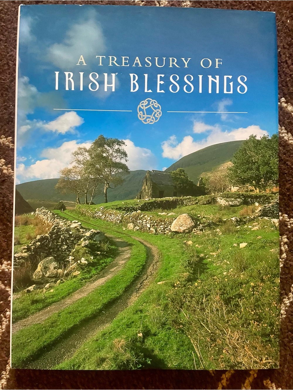 A Treasury of Irish Blessings hardcover book